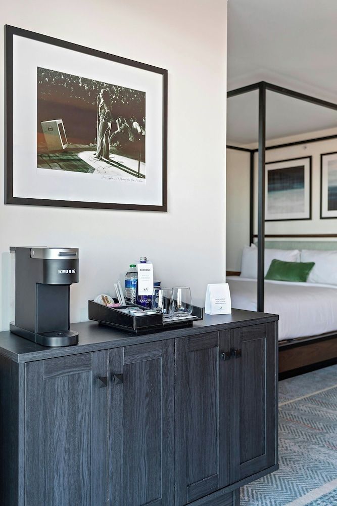 Standard Room, 2 Queen Beds, City View (Mobility Accessible, Transfer Shower)