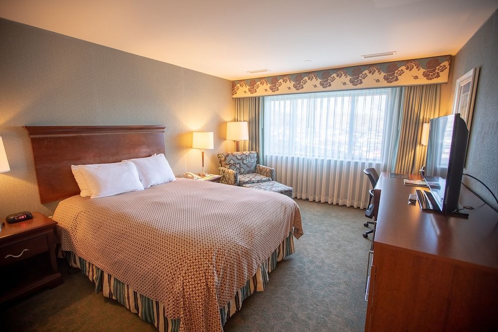 Turf Valley Resort Standard Room, 1 Queen Bed