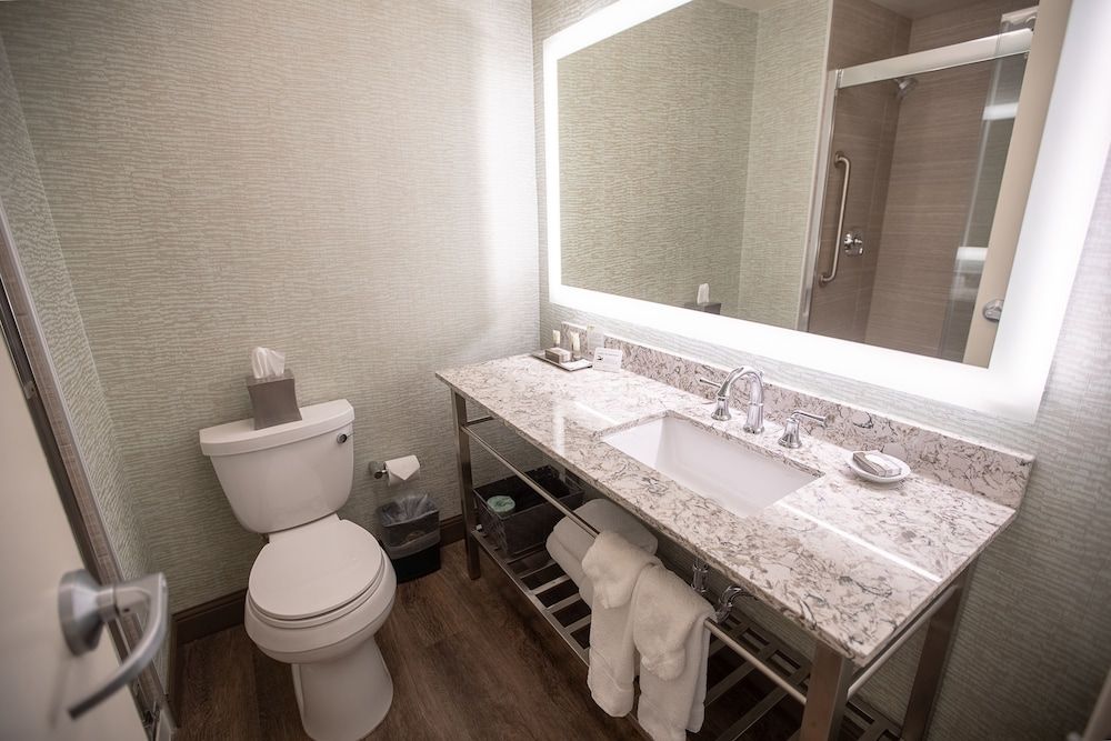 Turf Valley Resort Standard Room, 1 Queen Bed 4