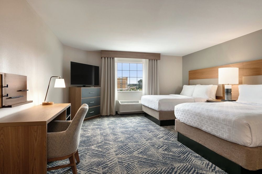 Studio, 2 Queen Beds, Accessible Bathtub (Communication, Mobility)