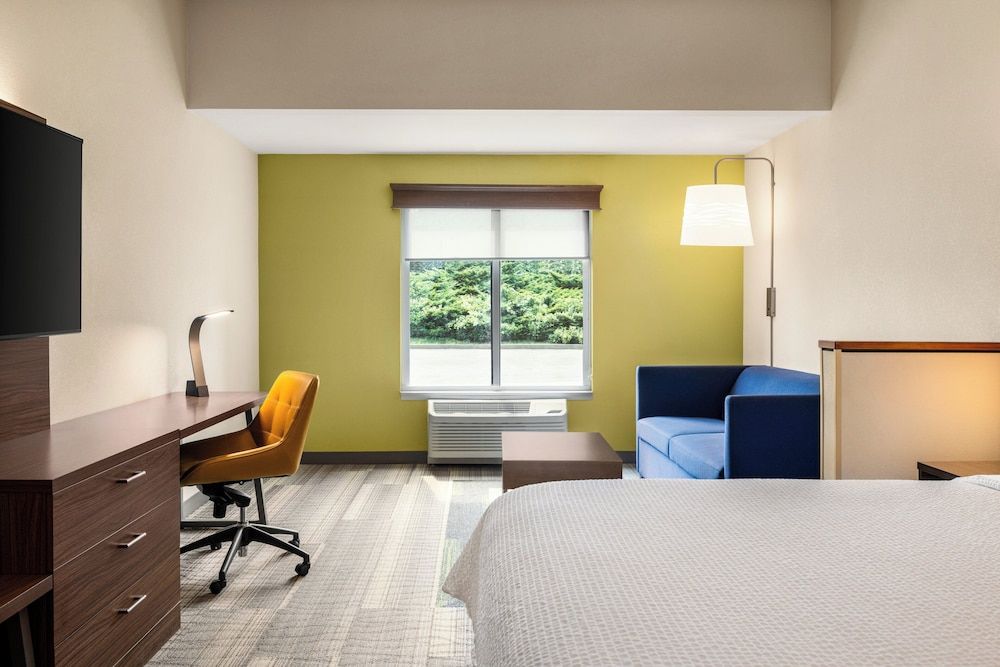 Suite, 1 King Bed (Standalone Shower)