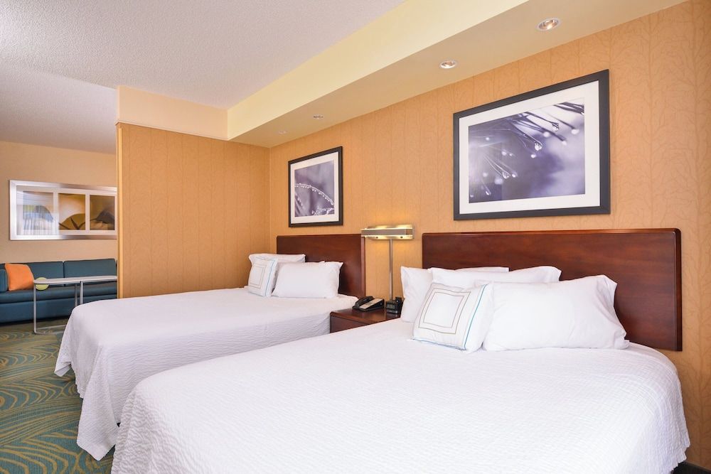 Studio, Multiple Beds (Mobility/Hearing Access, Roll-in Shwr)