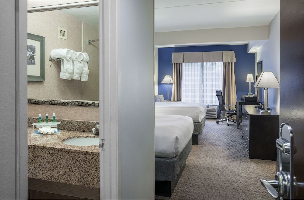 Standard Room, 2 Double Beds, Mobility Accessible (Communications, Accessible Tub)
