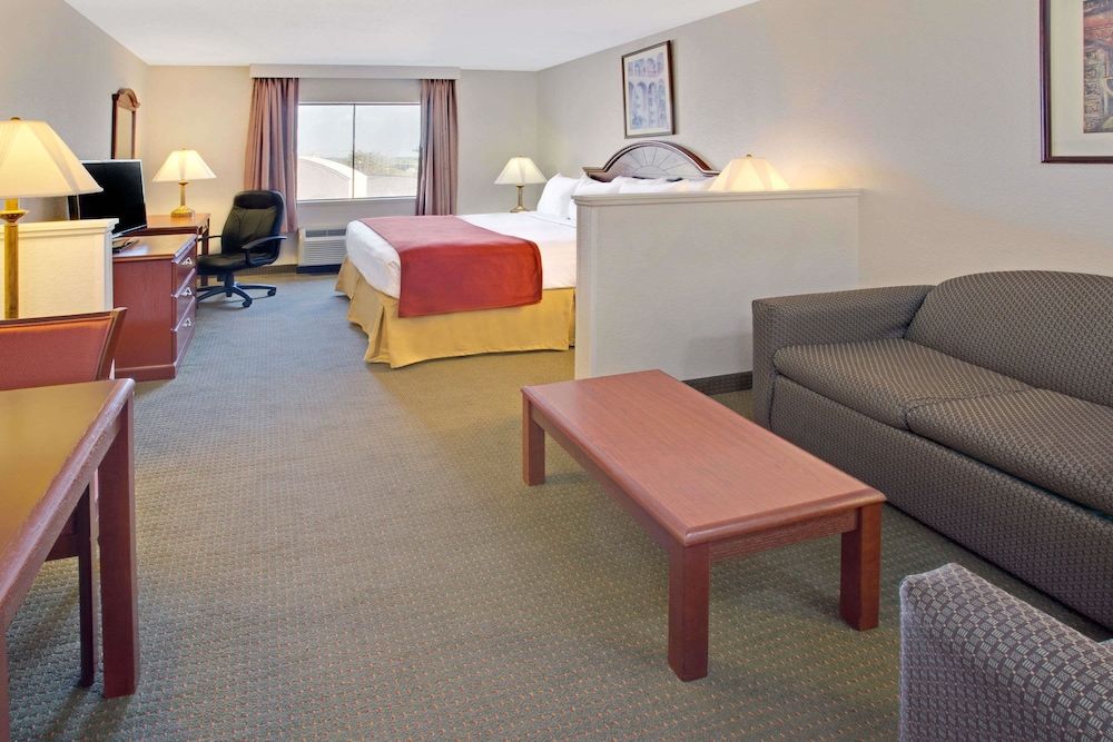 Studio Suite, 1 King Bed, Non Smoking
