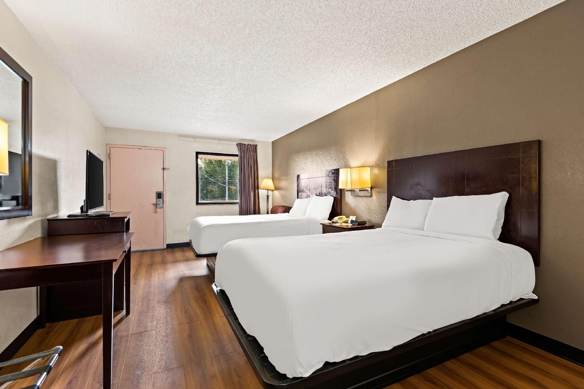 2 Double Beds Smoking