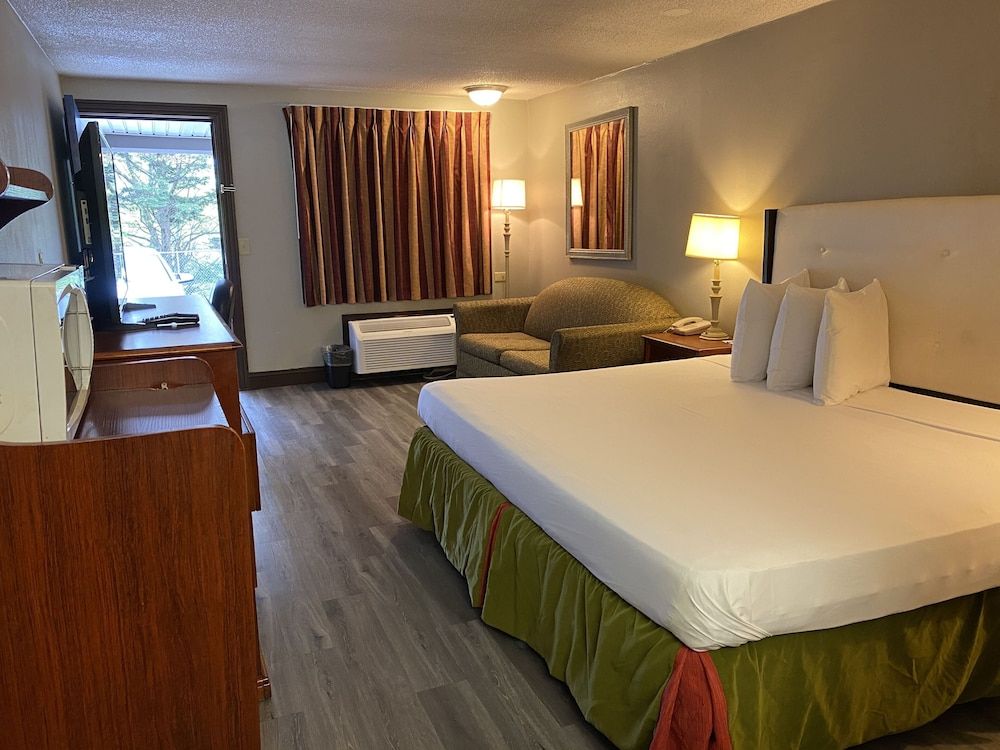 Room, 1 King Bed, Non Smoking