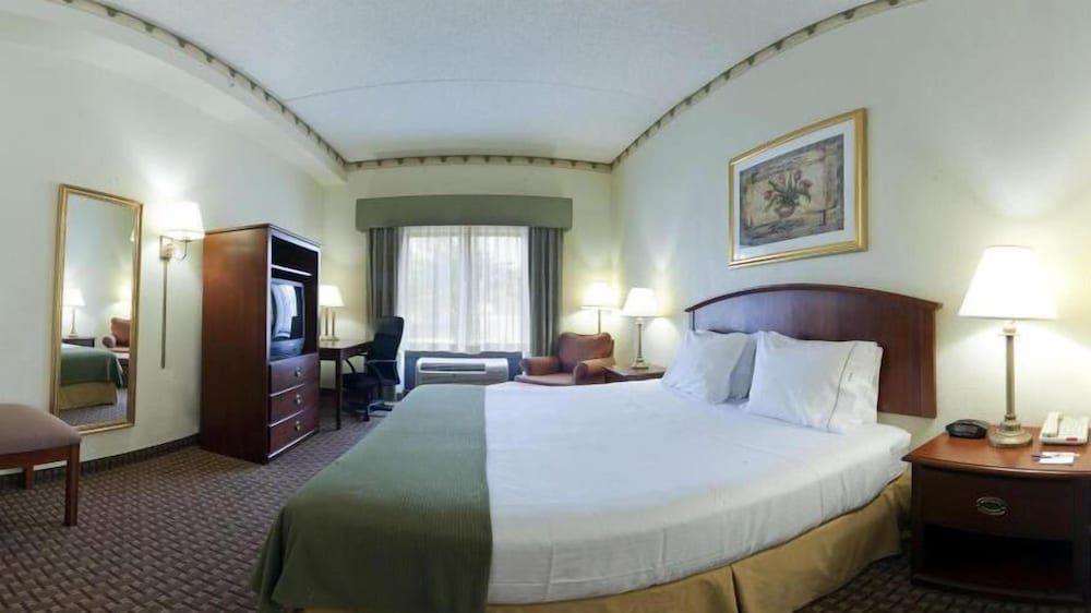 Standard Room, 1 King Bed