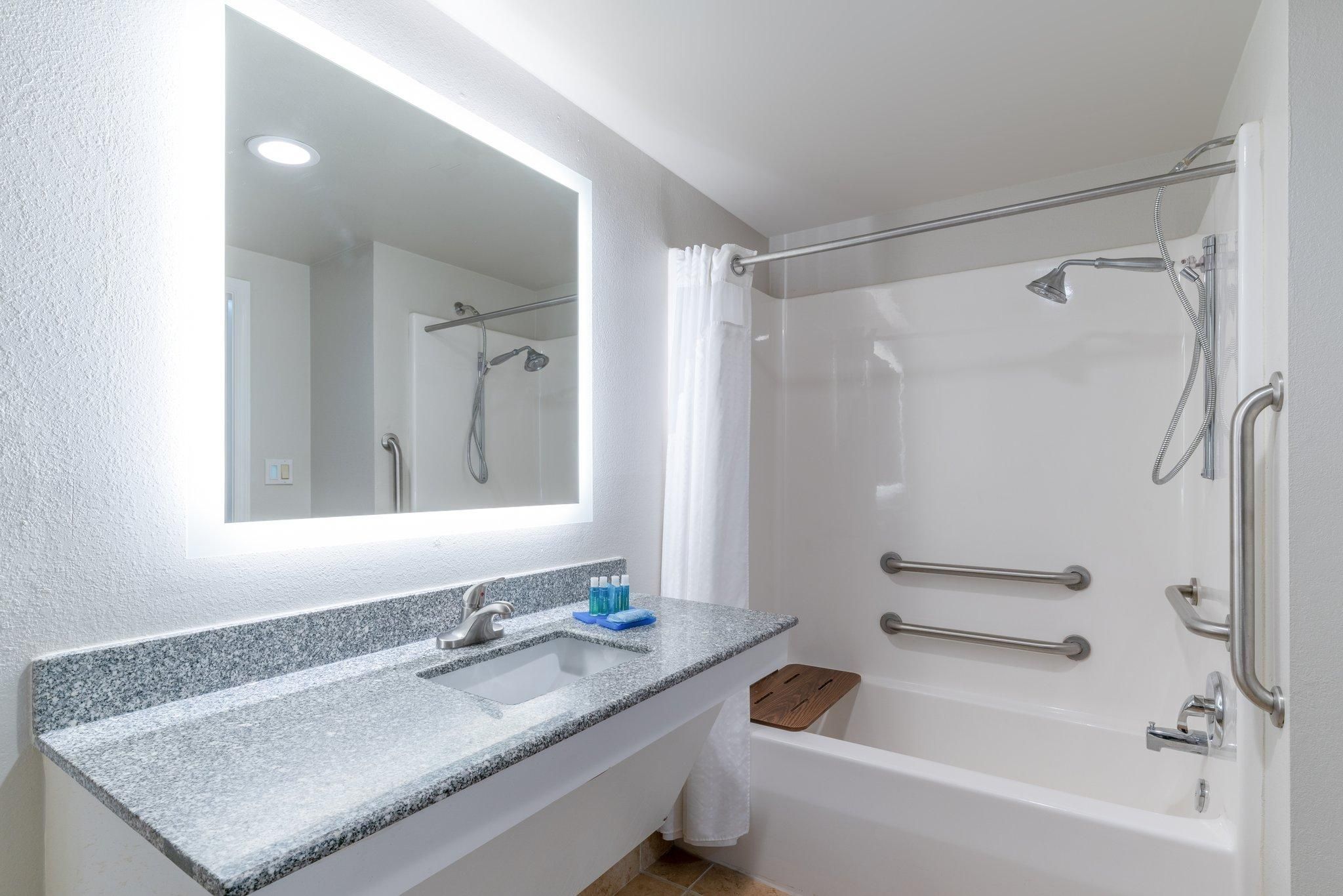 2 Double Beds Standard Mobility Accessible Tub