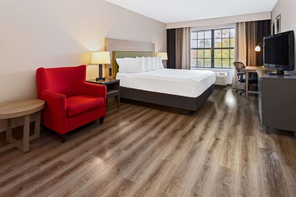 Suite, 1 King Bed, Non Smoking, Jetted Tub