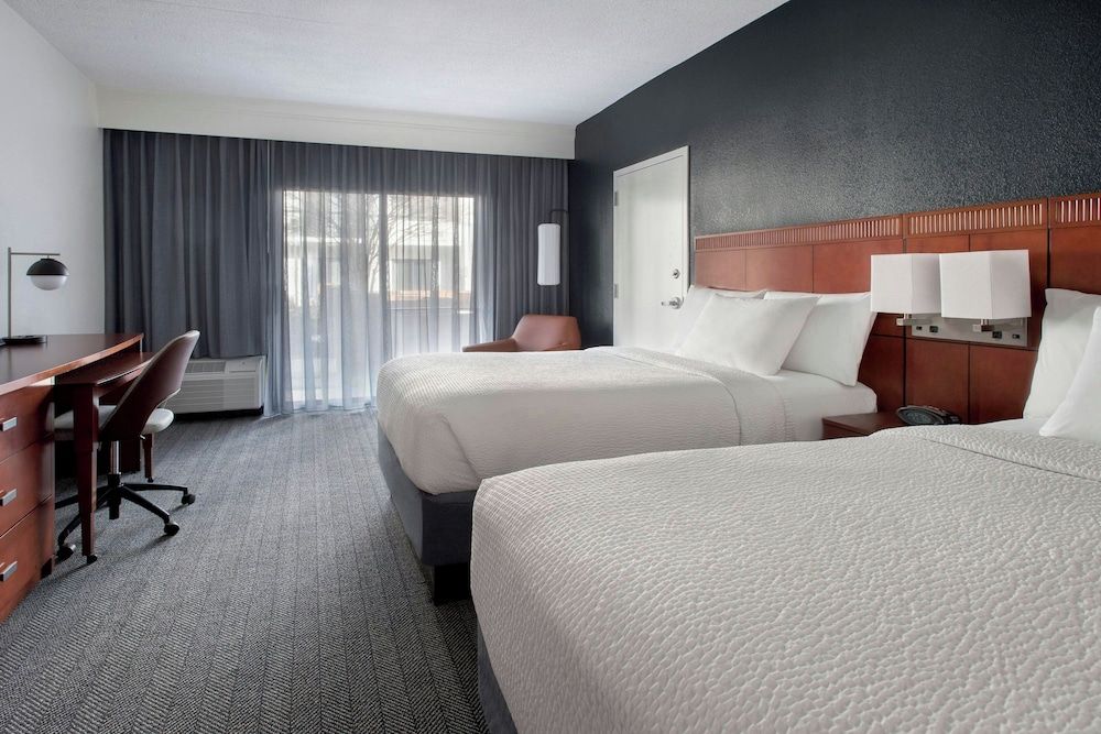 Room, 2 Double Beds, Non Smoking (Mobility Accessible, Roll-in Shower)