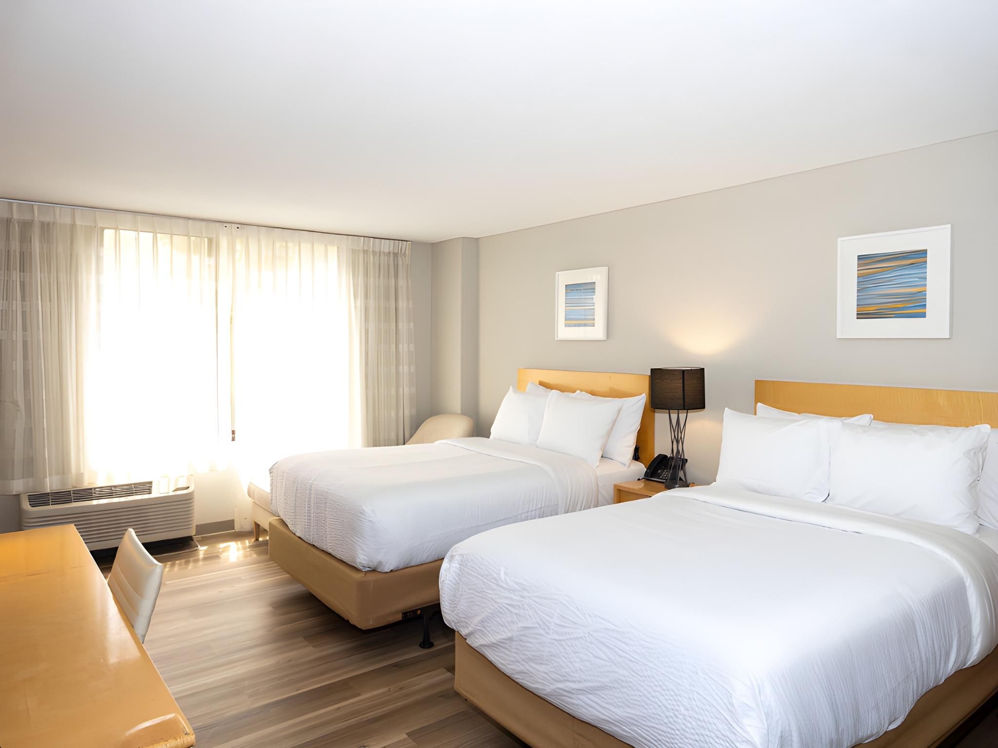 2 Double Beds