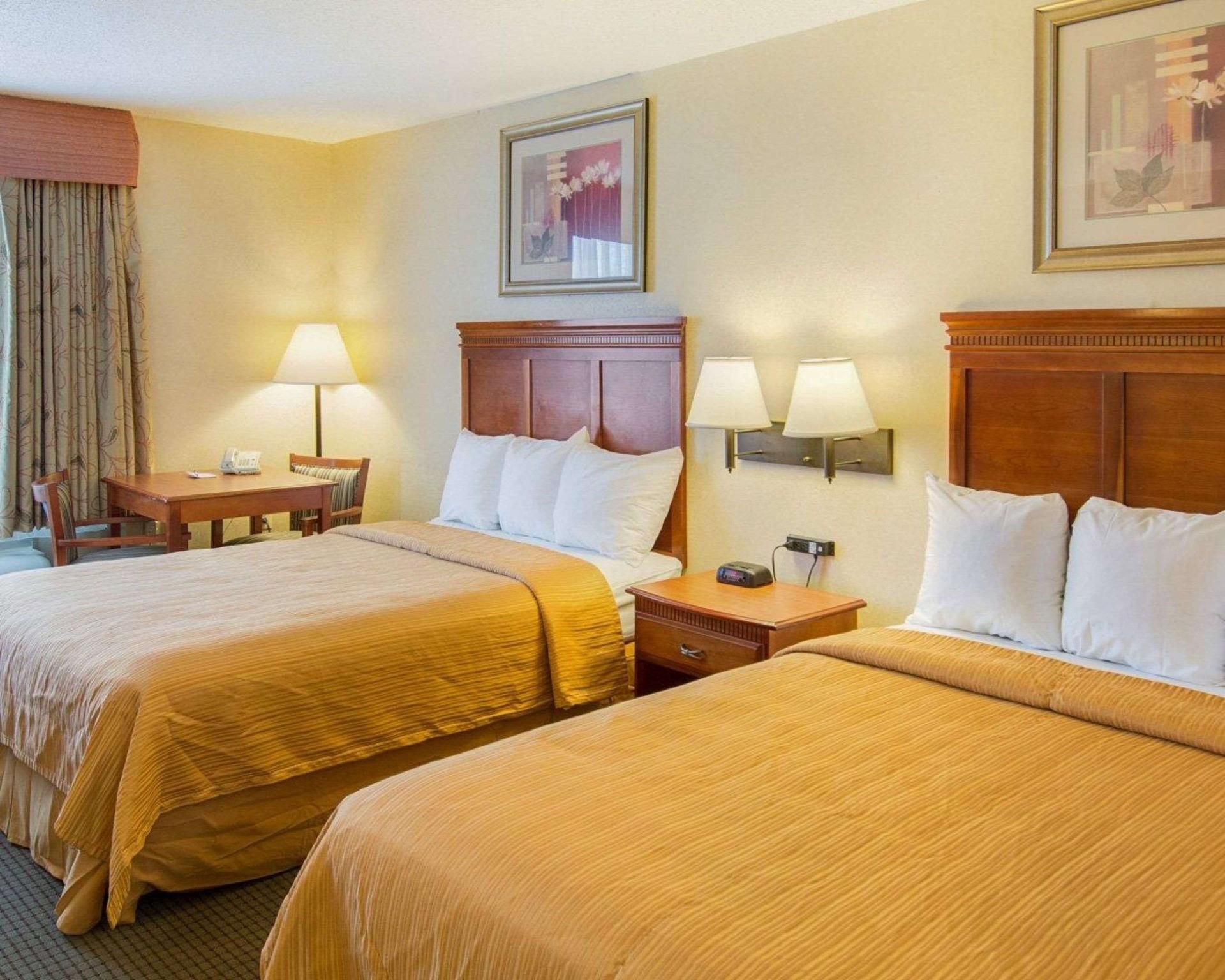 2 Double Beds, Smoking
