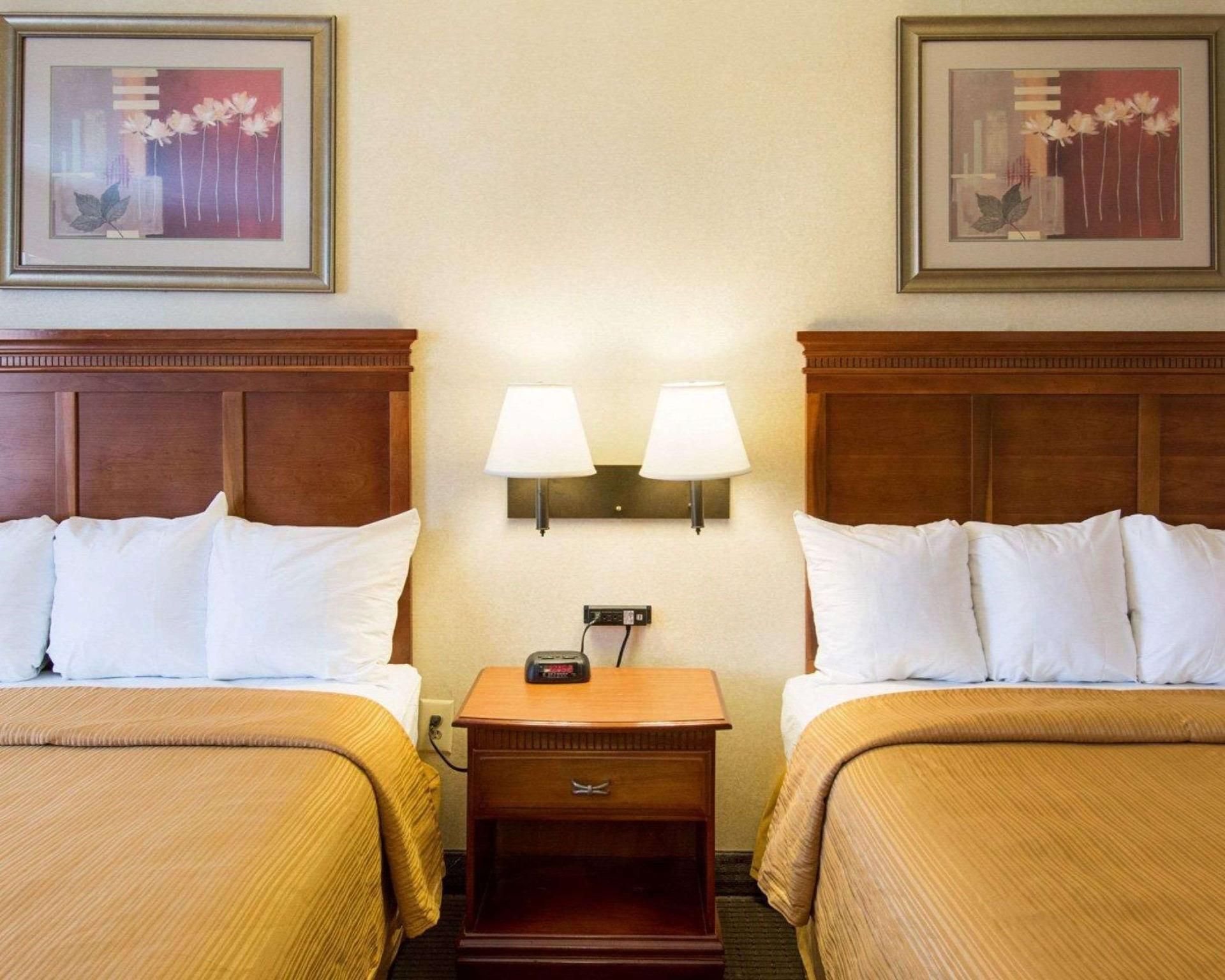 2 Double Beds, Smoking
