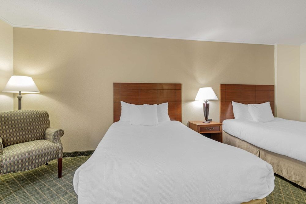 Suite, Multiple Beds, Non Smoking, Kitchenette (Living Room)