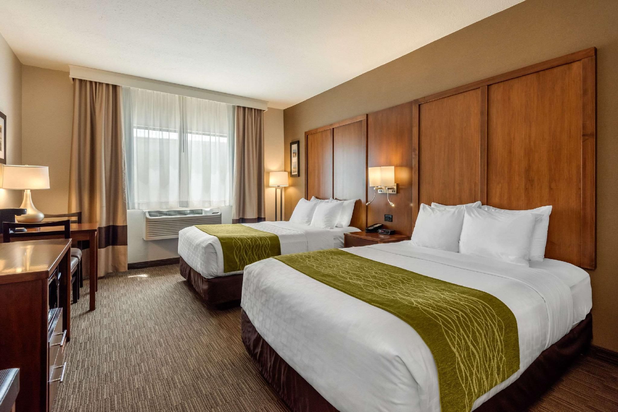2 Queen Beds Nonsmoking