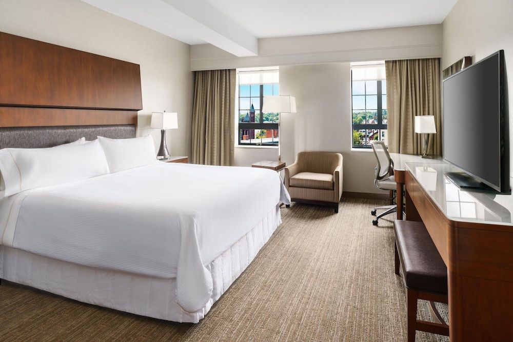Room, 1 King Bed, Non Smoking, City View