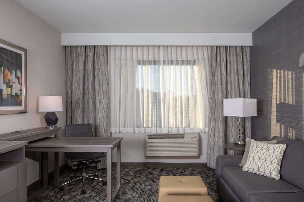 Suite, 1 Queen Bed, Non Smoking