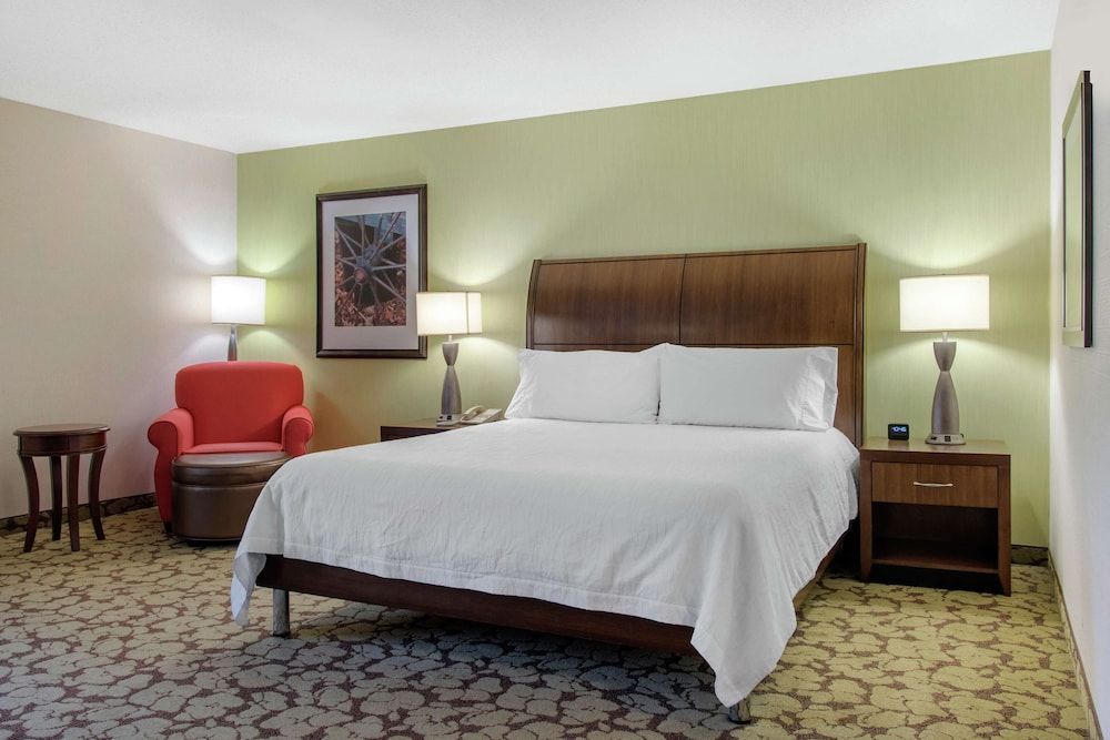 One King Bed Accessible