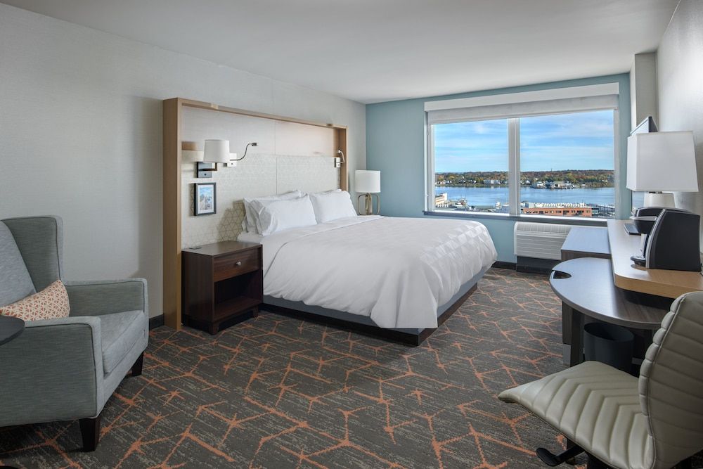 Room, 1 Queen Bed, Accessible (Communications, Mobil, Roll-In Shower)