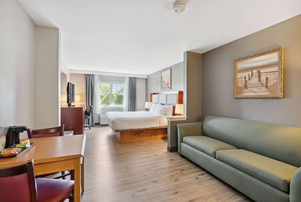 Studio Suite, 1 King Bed, Non Smoking