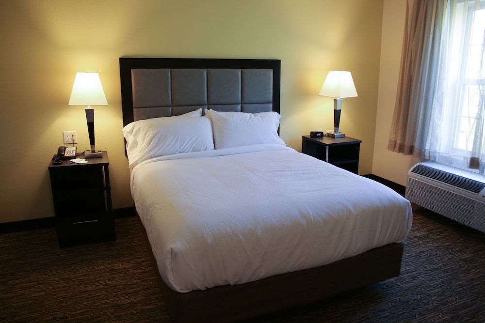 Studio Suite, 1 Queen Bed, Accessible (Communications)