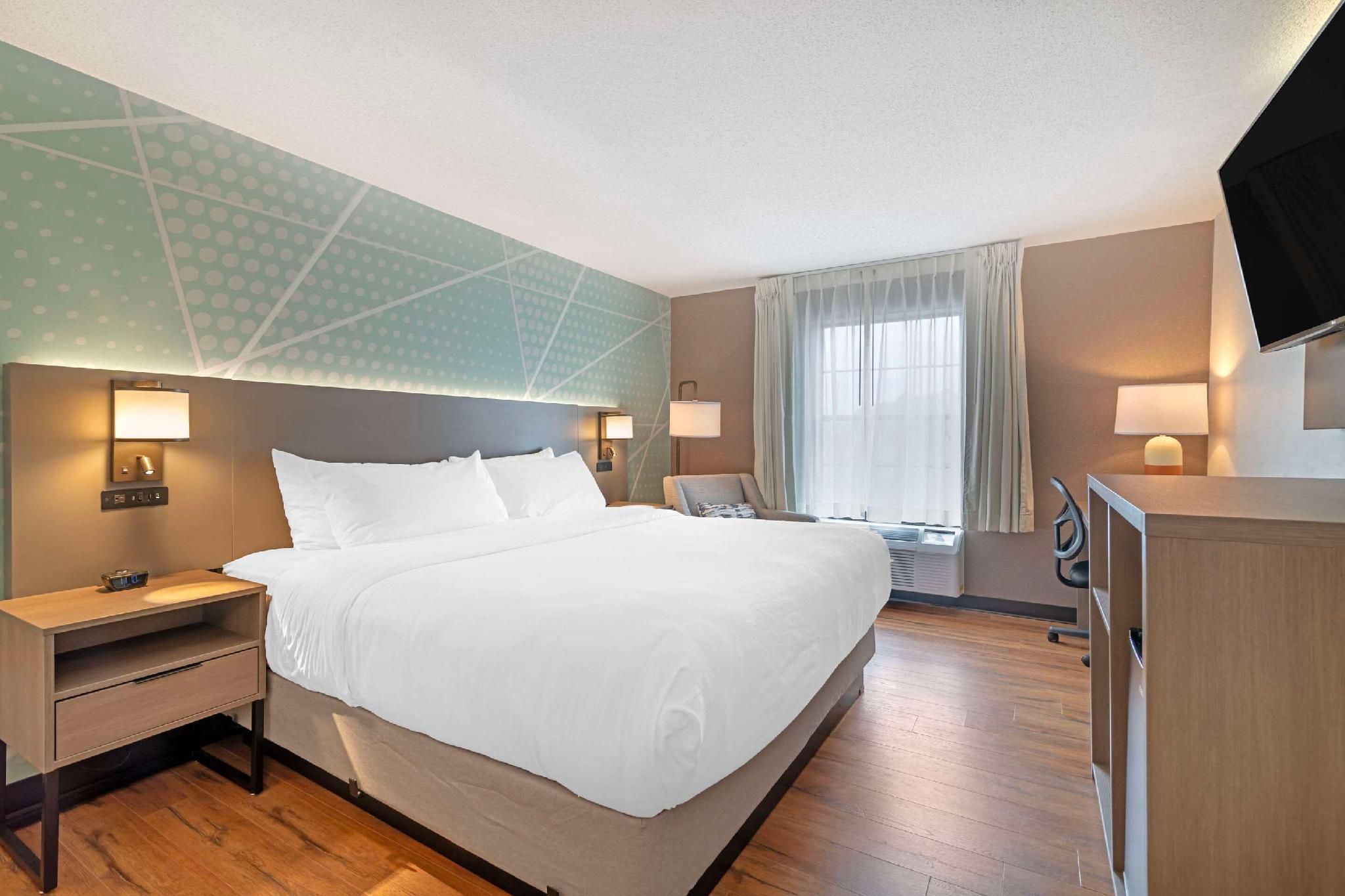 1 Queen Bed, Nonsmoking, Accessible