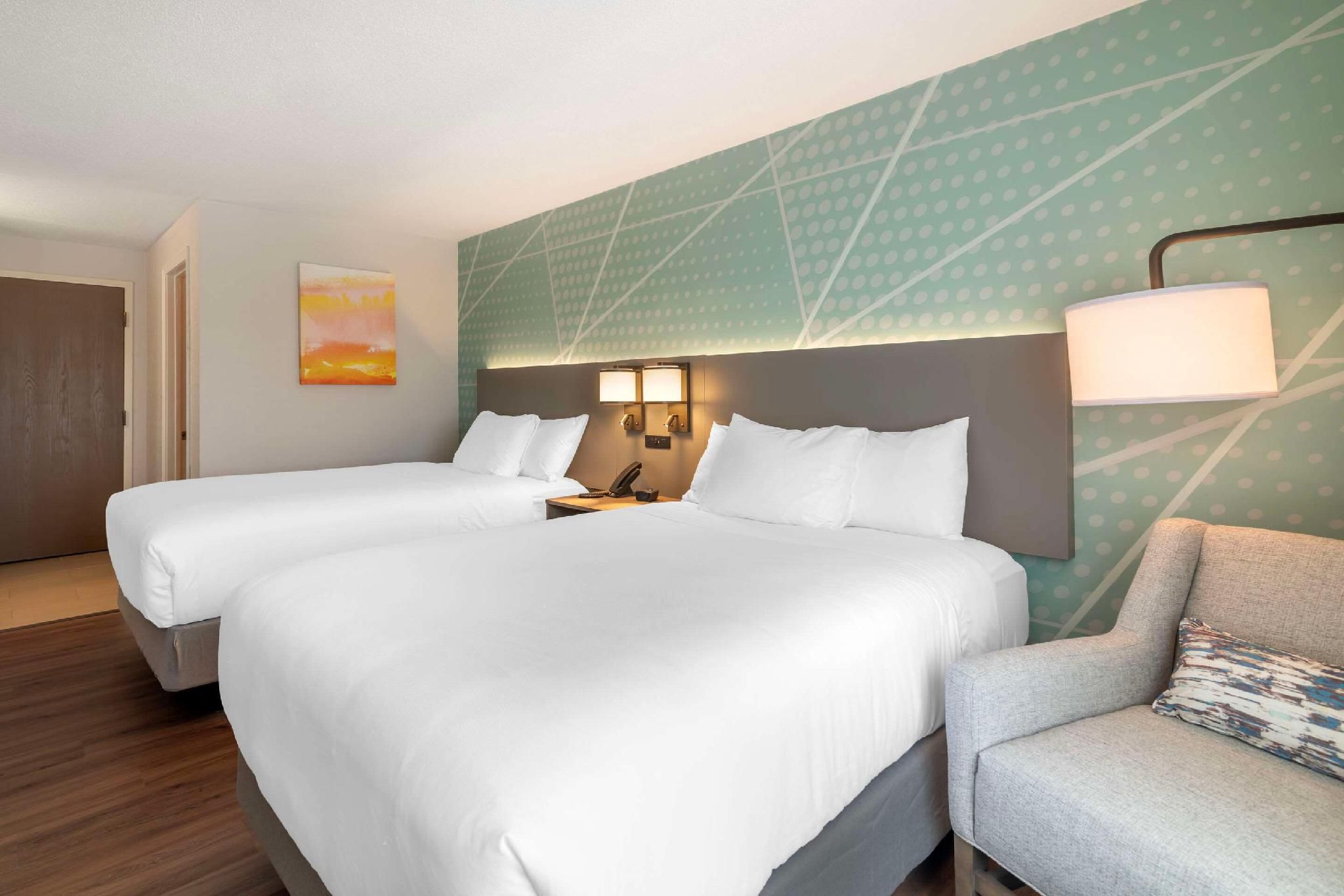2 Double Beds, Business Room, Nonsmoking, Upgrade