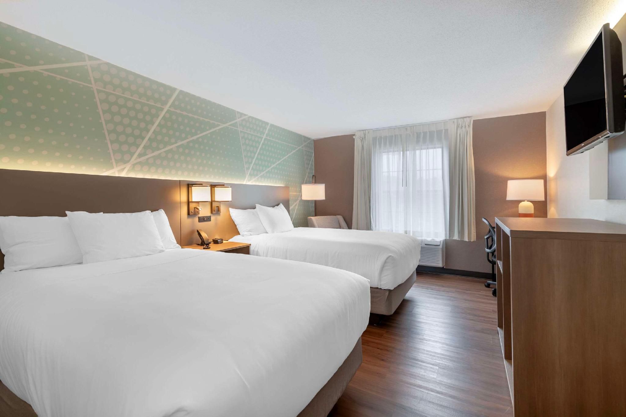 2 Double Beds, Business Room, Nonsmoking, Upgrade