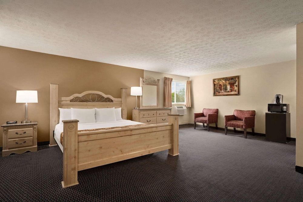 Suite, 1 King Bed