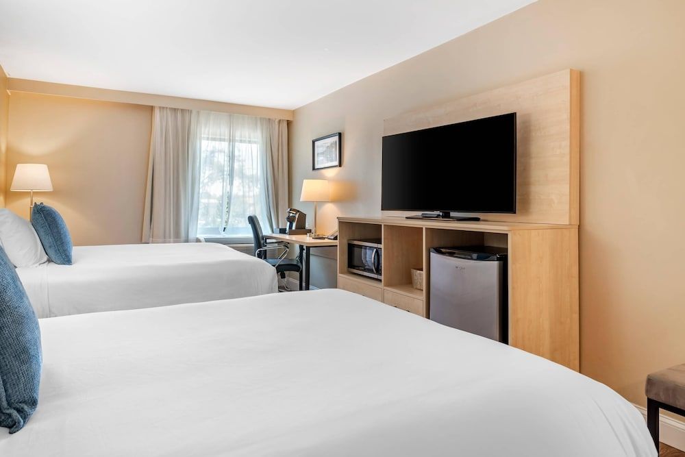 Room, 2 Double Beds, Accessible, Non Smoking (Roll-In Shower)