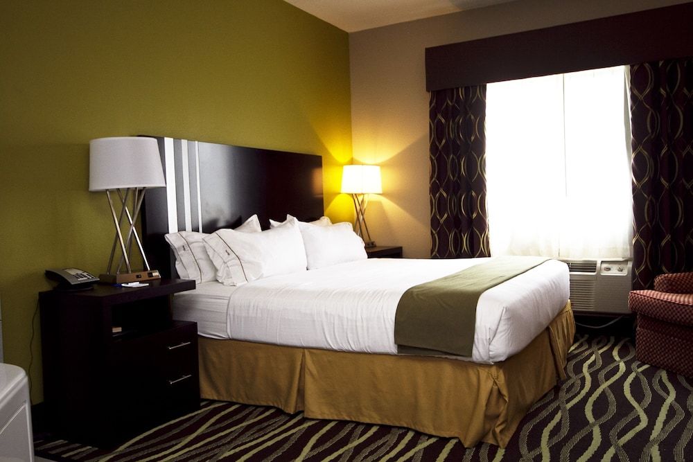 Standard Room, 1 Queen Bed, Accessible (Mobility, Accessible Tub)