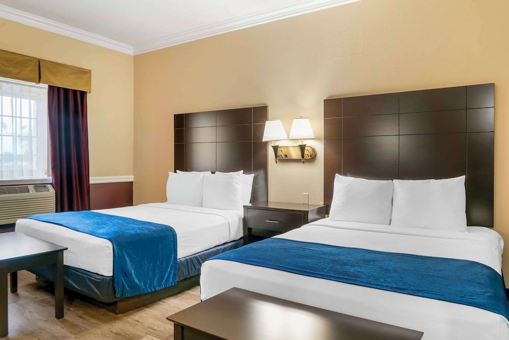 Suite, 2 Queen Beds, Accessible, Refrigerator & Microwave