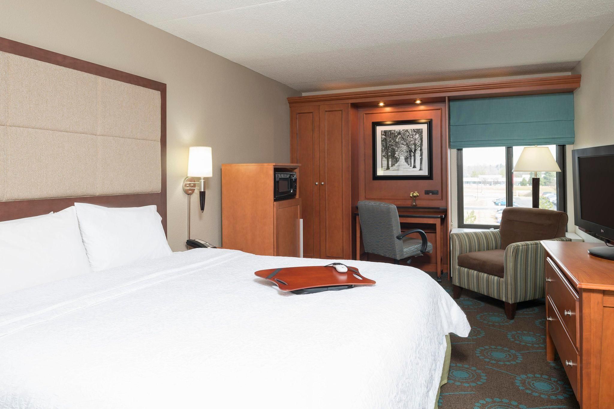 Executive King Room with Sofa Bed - Non-Smoking