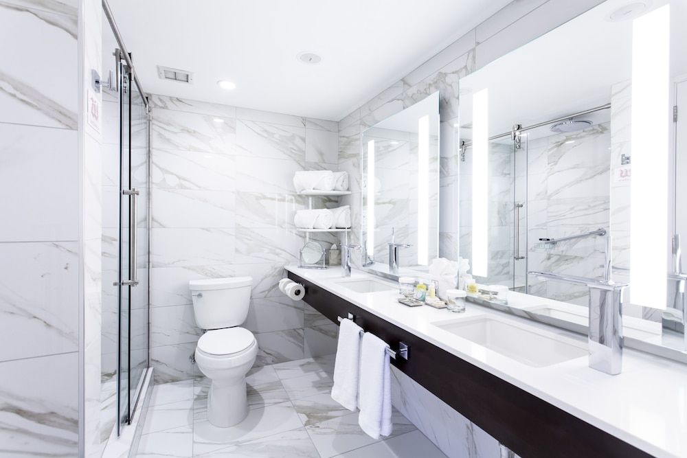 Weber's Hotel & Restaurant Deluxe Room, 2 Double Beds 2