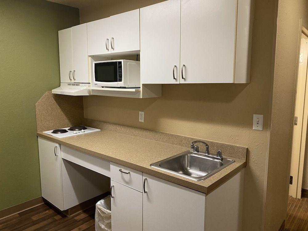 Suburban Studios Auburn Hills - Detroit