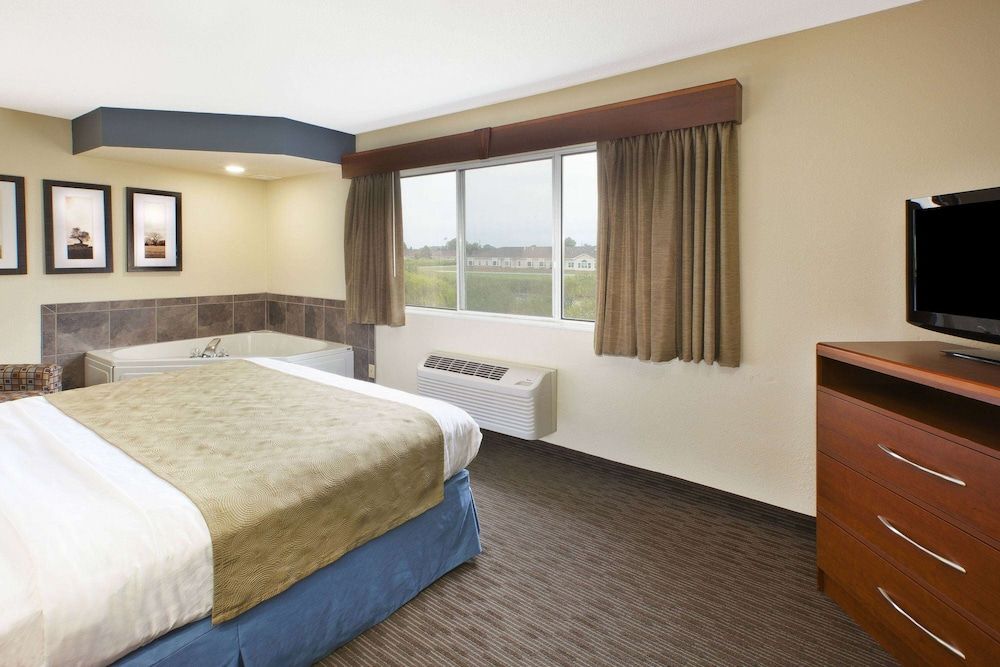 Studio Suite, 1 King Bed, Non Smoking