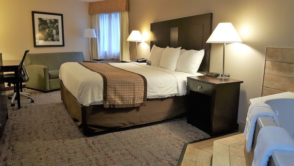 Deluxe Studio Suite, 1 King Bed, Non Smoking, Jetted Tub