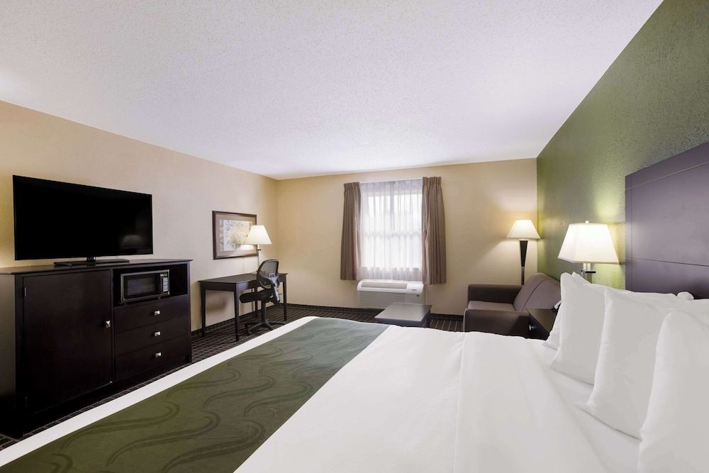 Standard Room, 1King Bed, Non-Smoking, Not Pet Friendly