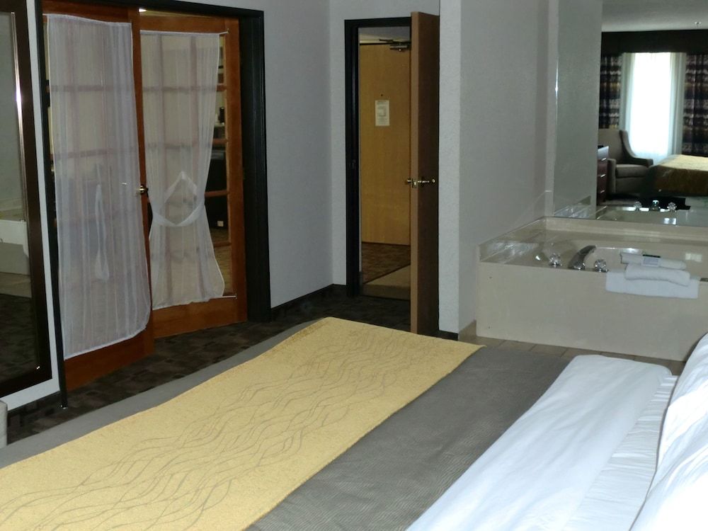 Suite, 1 Bedroom, Non Smoking, Jetted Tub
