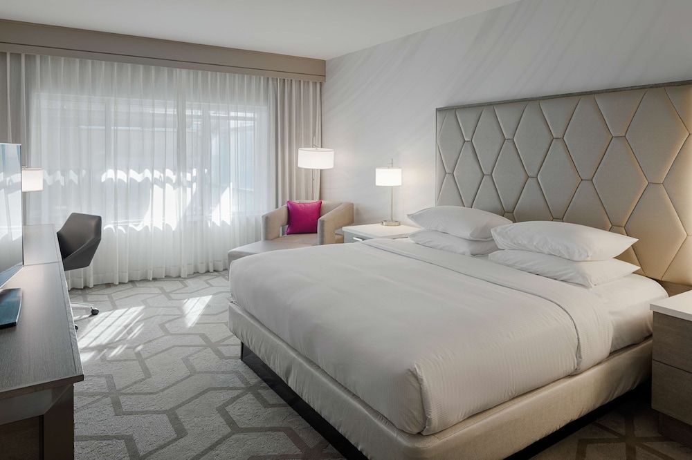 Suite, 1 King Bed (Kingsley)