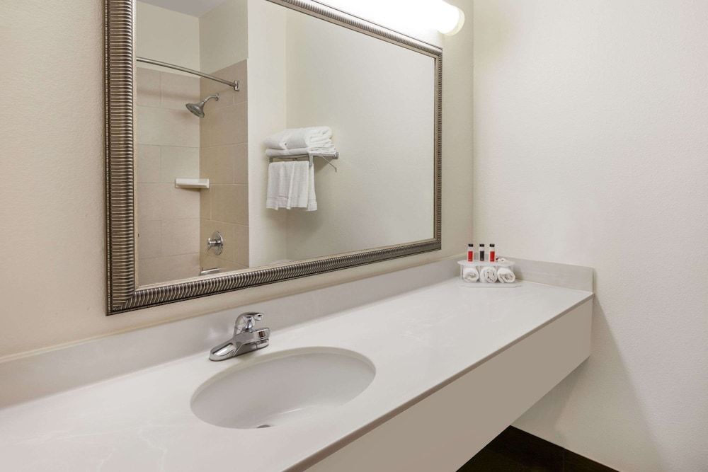 Studio Suite, 1 King Bed, Non Smoking
