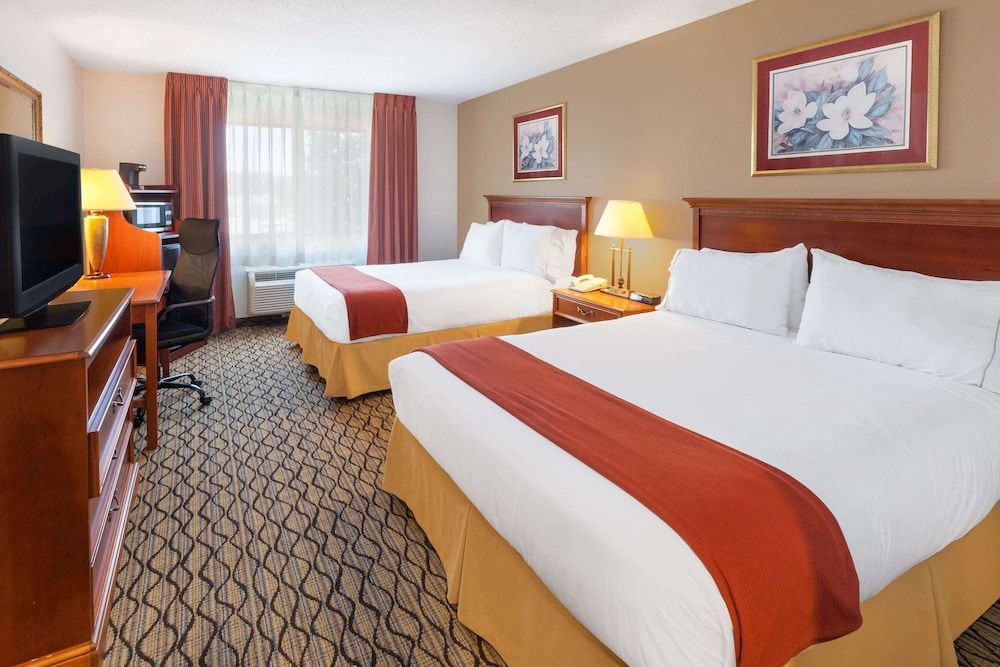 Room, 2 Queen Beds, Non Smoking