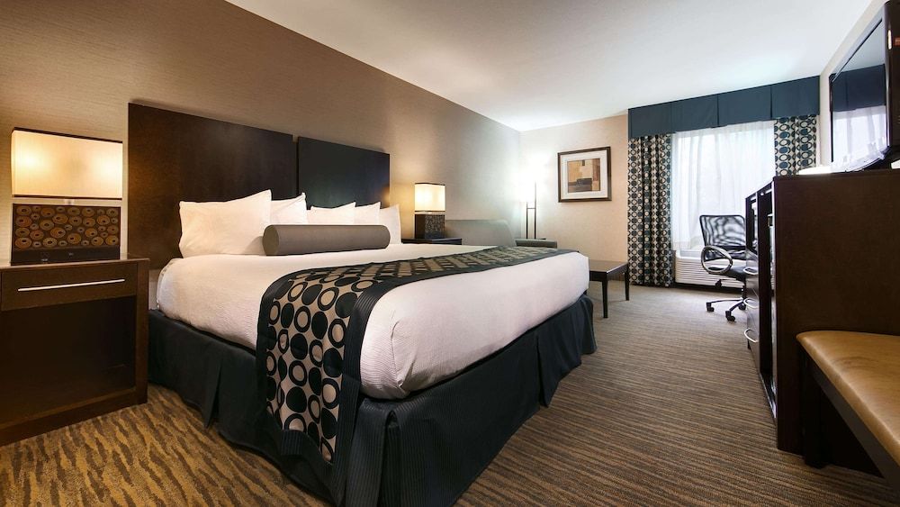 Best Western Plus Coldwater Hotel Standard Room, 1 King Bed, Non Smoking, Refrigerator & Microwave (with Sofabed) 2