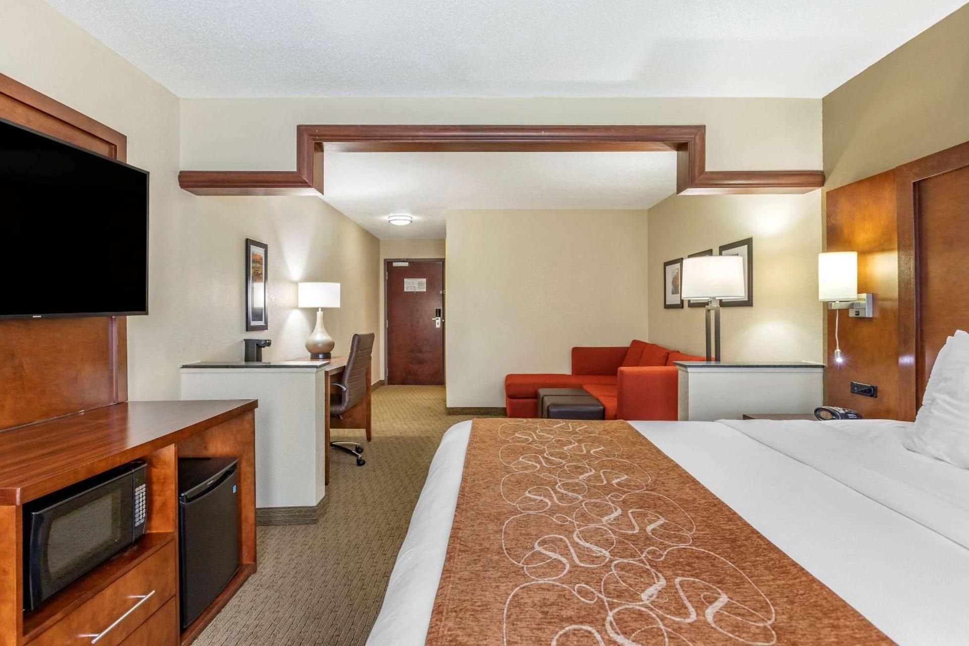 1 King Bed, Suite, Nonsmoking, Accessible