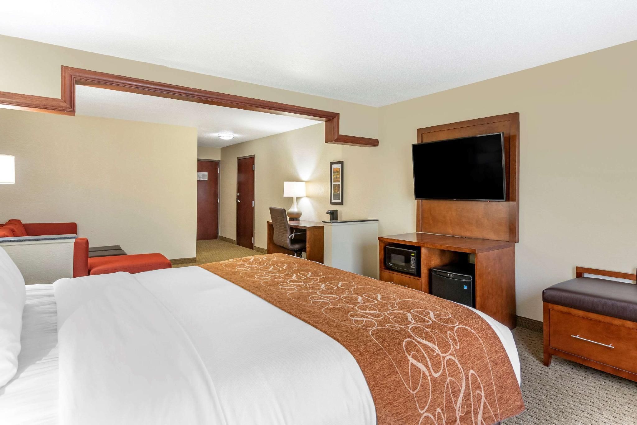 1 King Bed, Efficiency, Suite, Nonsmoking, Accessible
