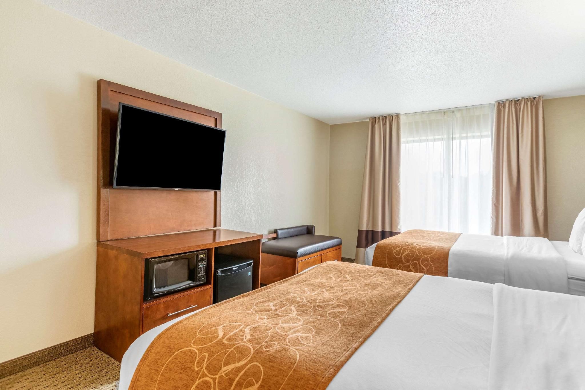 2 Queen Beds, Suite, Nonsmoking, Accessible