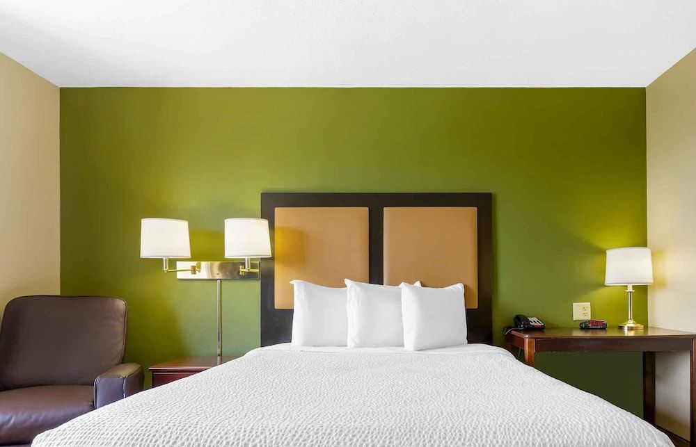 Extended Stay America Suites Detroit Dearborn Studio, 1 Queen Bed, Non Smoking 2