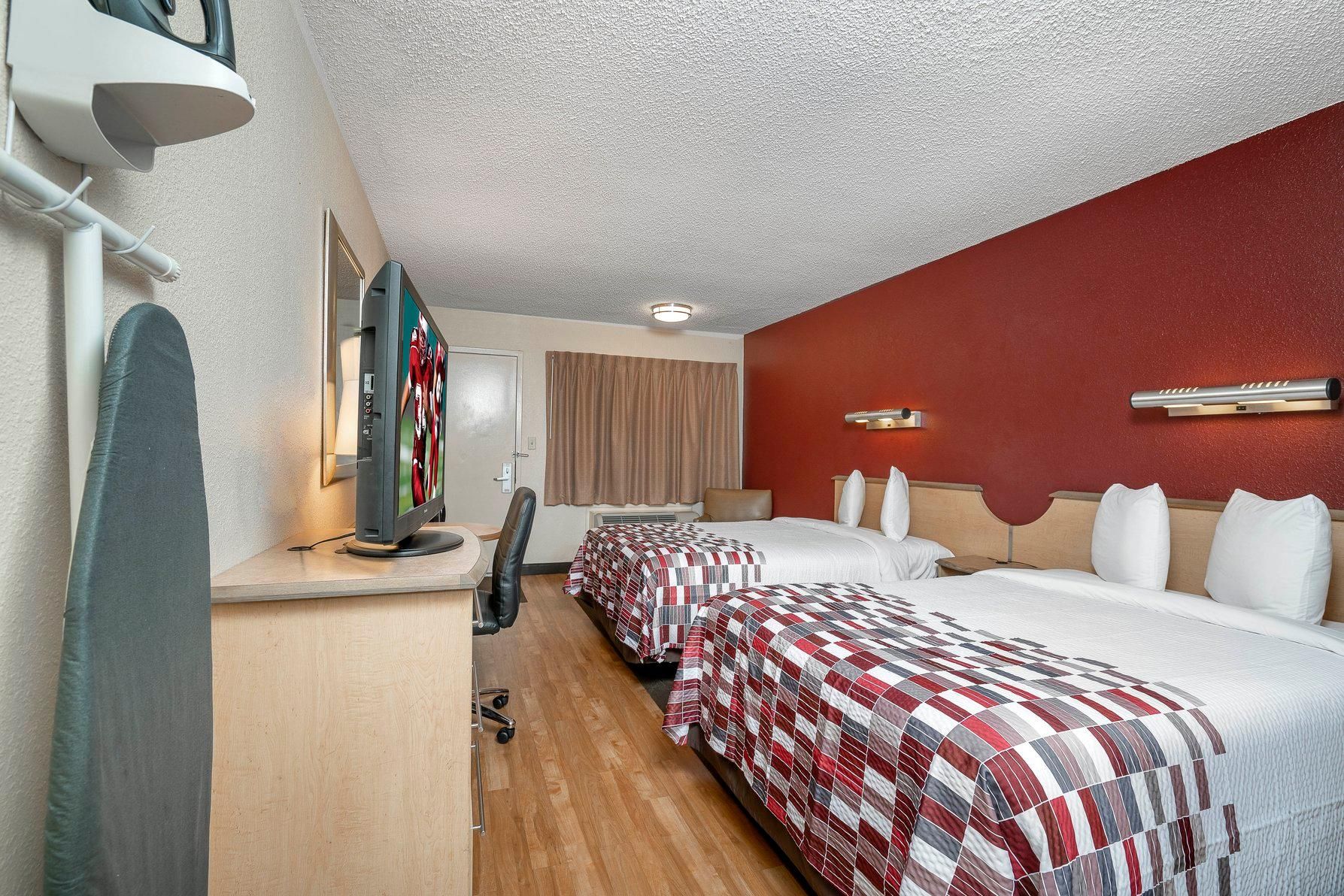Deluxe 2 Full Beds Smoke Free