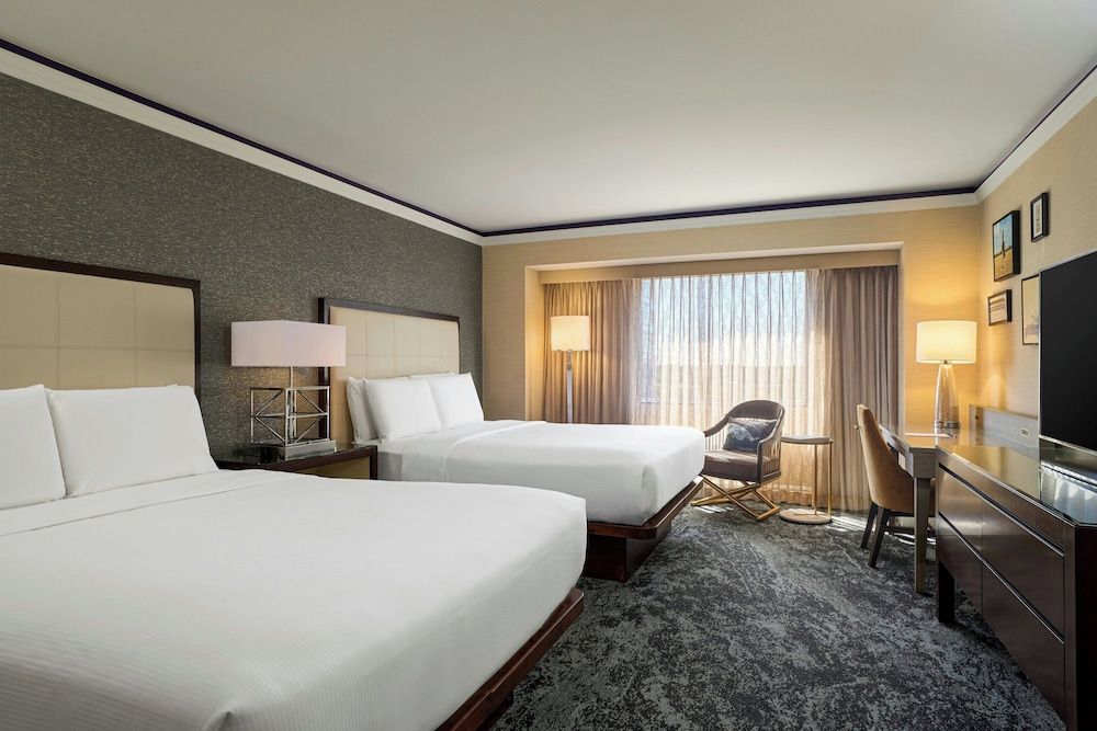 Club Room, 2 Queen Beds, Non Smoking