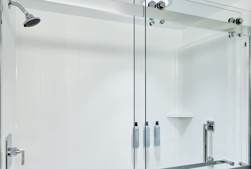 Courtyard By Marriott Detroit Downtown Room, 1 King Bed with Sofa bed (Hearing Accessible) 7